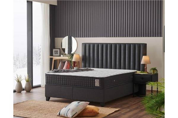 Тапицирано легло Regal