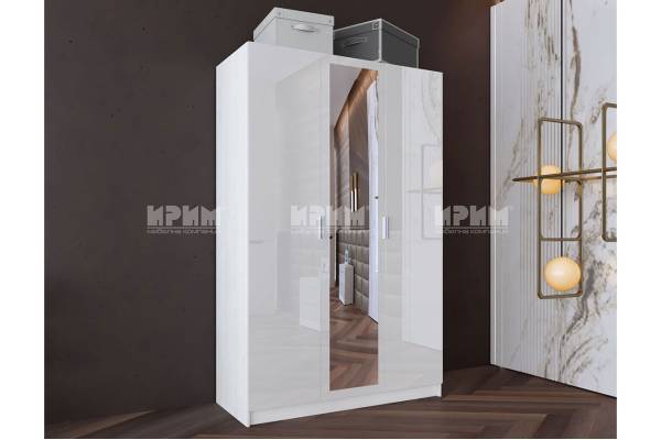 Трикрилен гардероб Сити 1026